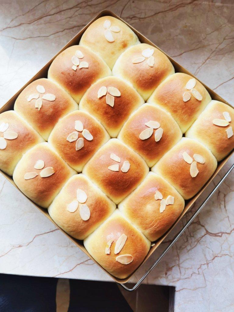 🥛超简单快手，柔软拉丝，一次发酵，牛奶小餐包