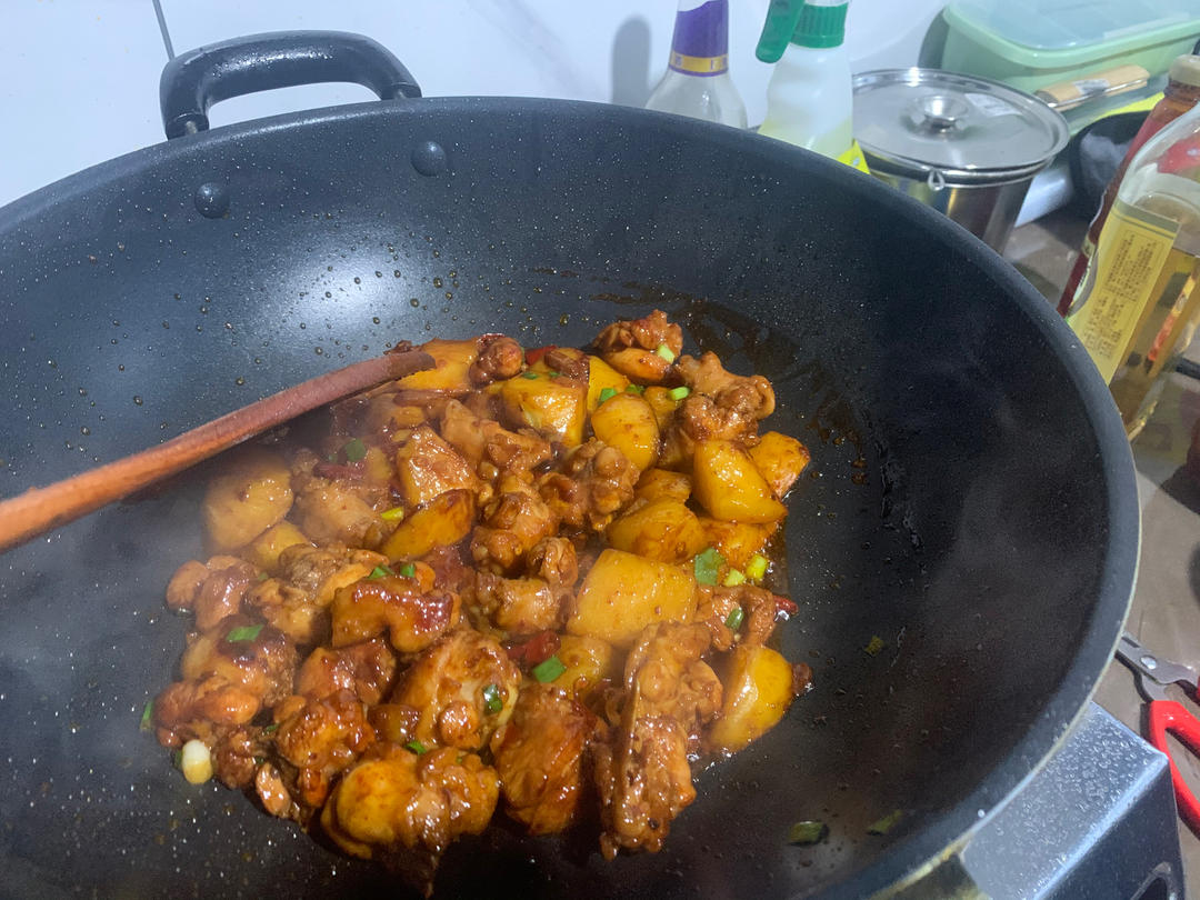 鸡翅根炖土豆
