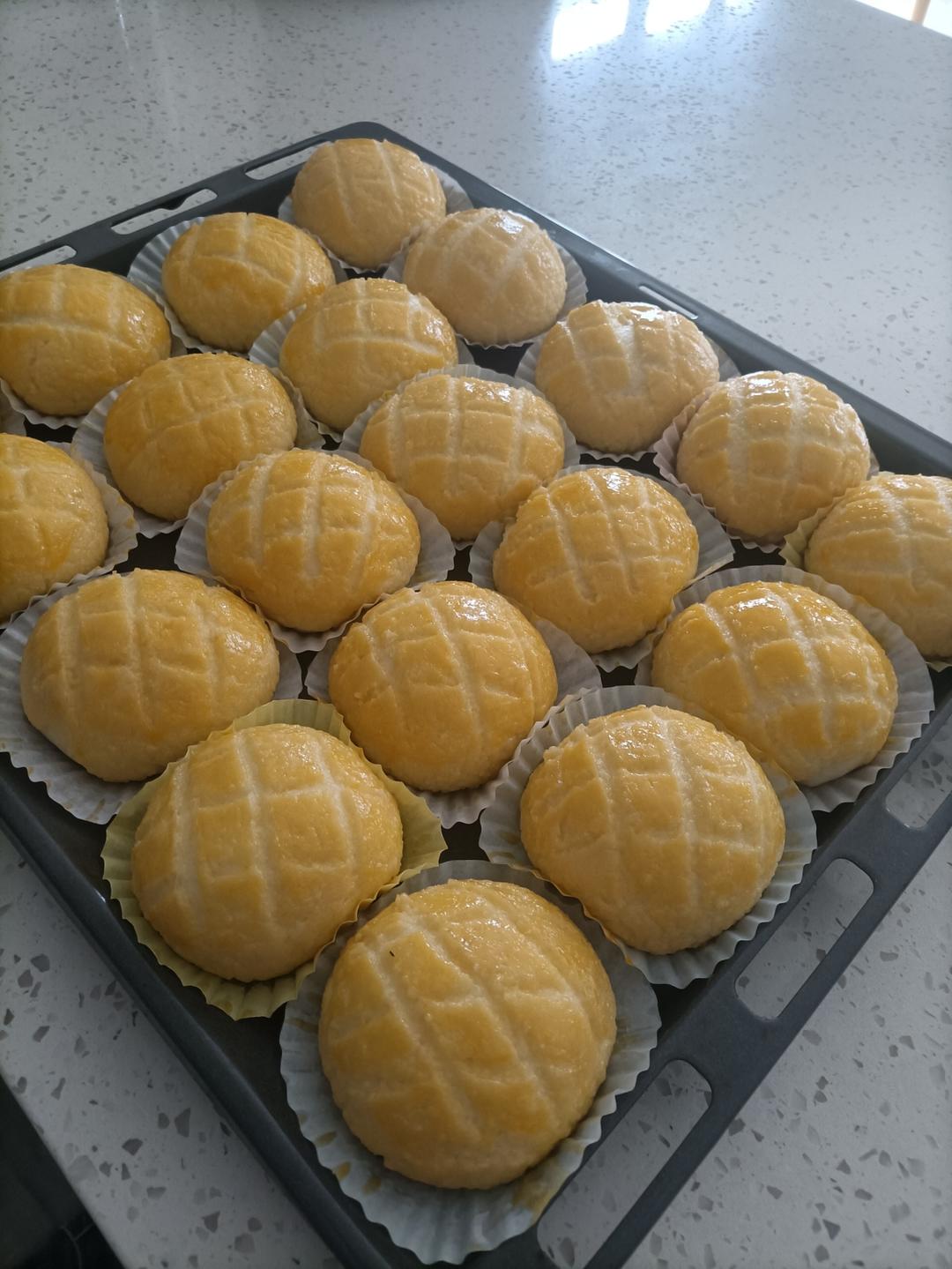 好吃到炸裂的港式菠萝包（附带制作酥皮的小视频）