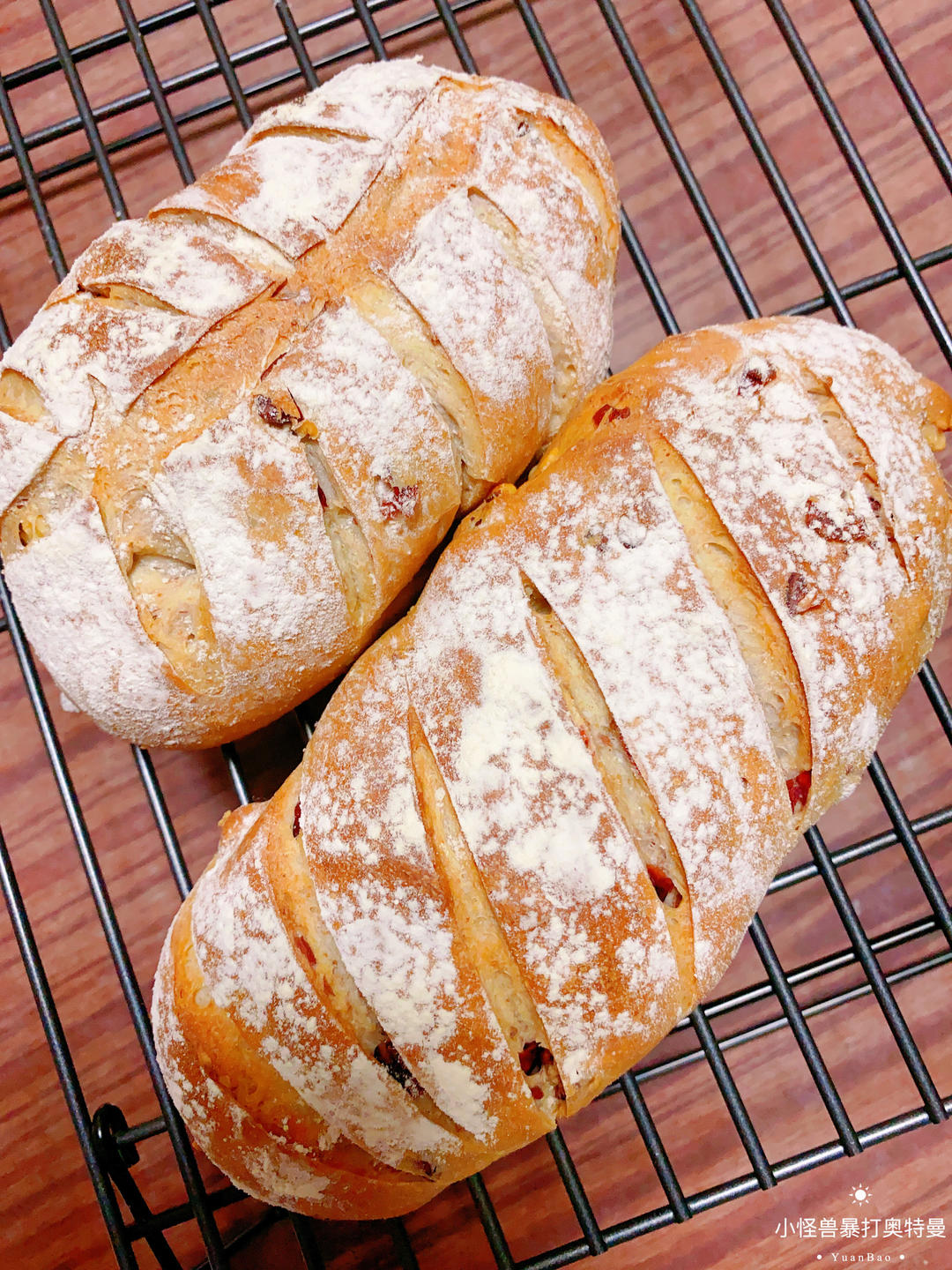 全麦蔓越莓核桃软欧包