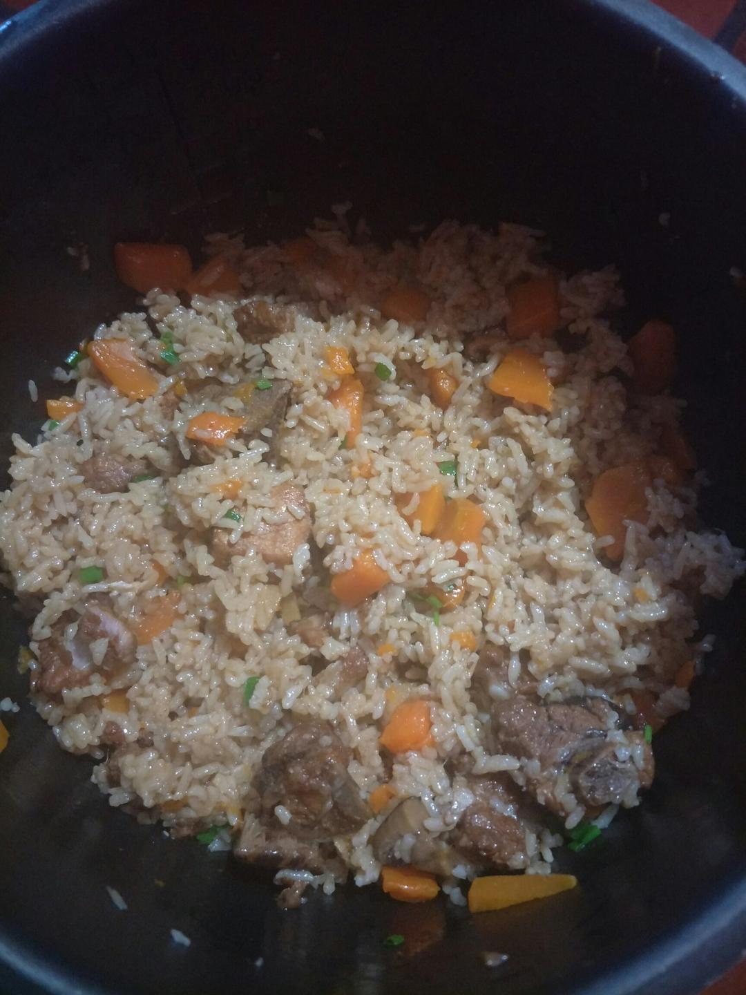 喷香排骨焖饭（爆好吃）