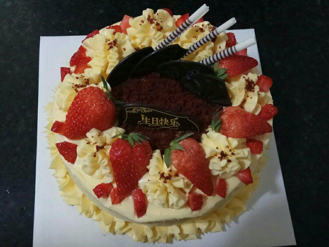 法式奶油霜草莓蛋糕盒子