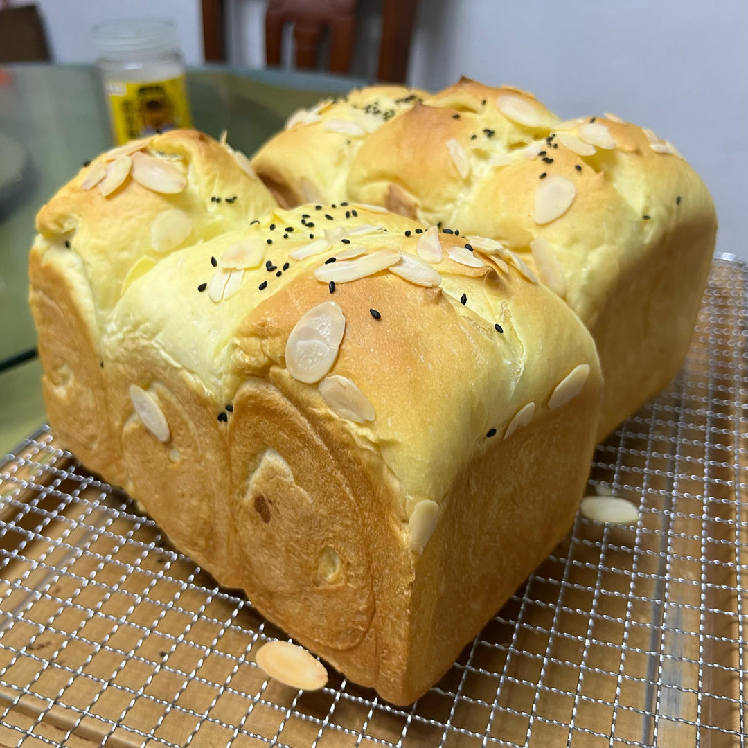 我认为最好吃的吐司🍞重磅奶油奶酪吐司（内含奶油奶酪馅料制作方法）