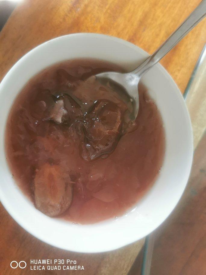 银耳出胶有诀窍，只需记住这两步，人人都能做出来味道正宗，口感到位的银耳羹