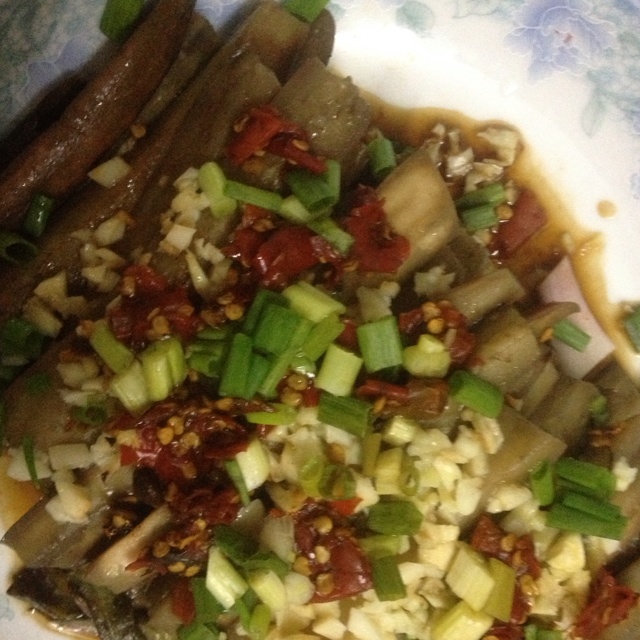 剁椒粉丝蒸茄子