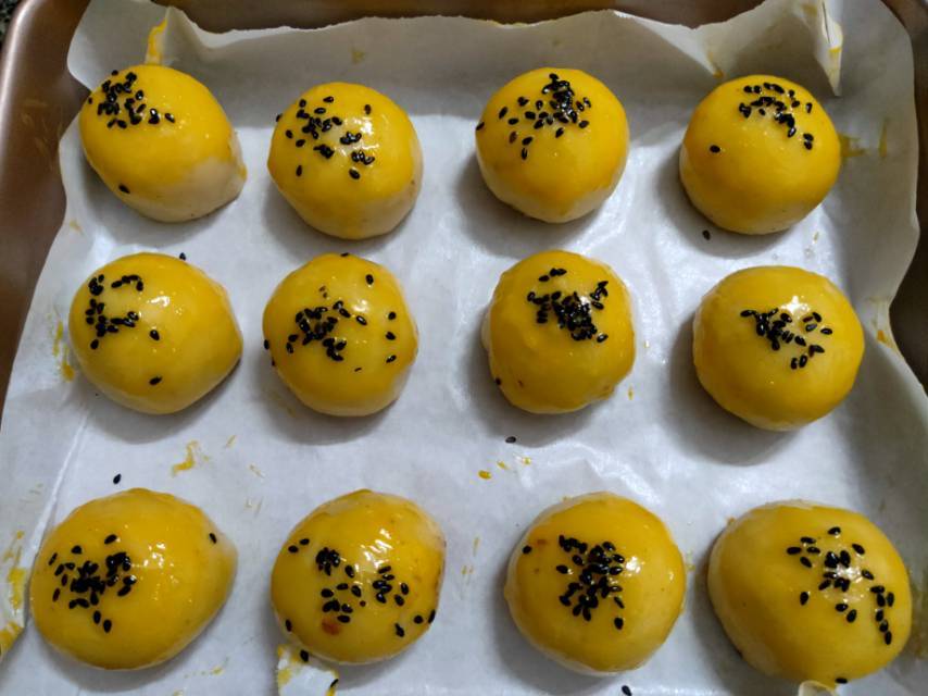 超简单 免揉 酥掉渣的蛋黄酥(超详细附全程视频)不破酥『万能酥皮』