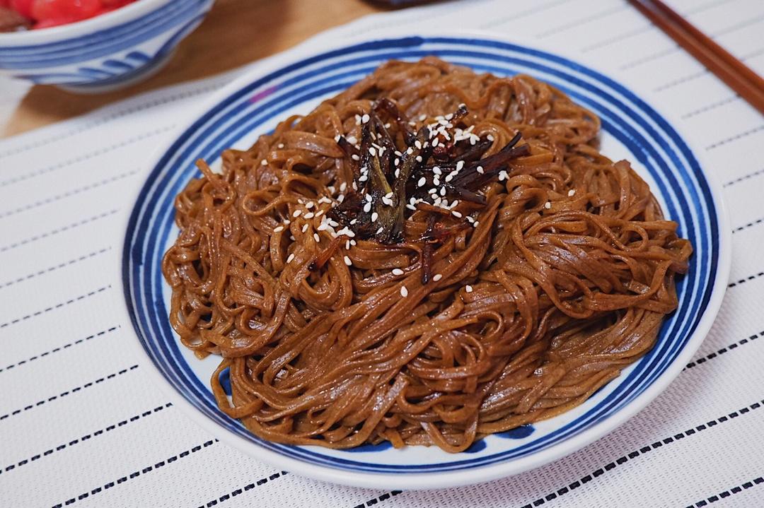 葱油拌面Spring Onion Noodles