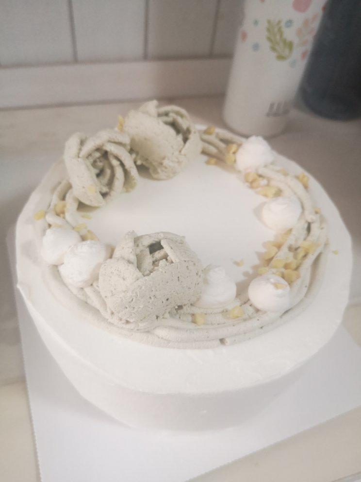 6寸基础版戚风蛋糕胚（附上我做的黄金果生日蛋糕）