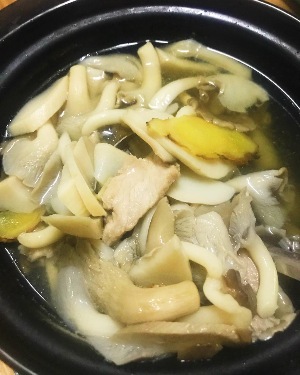 冬日暖汤——菌菇汤