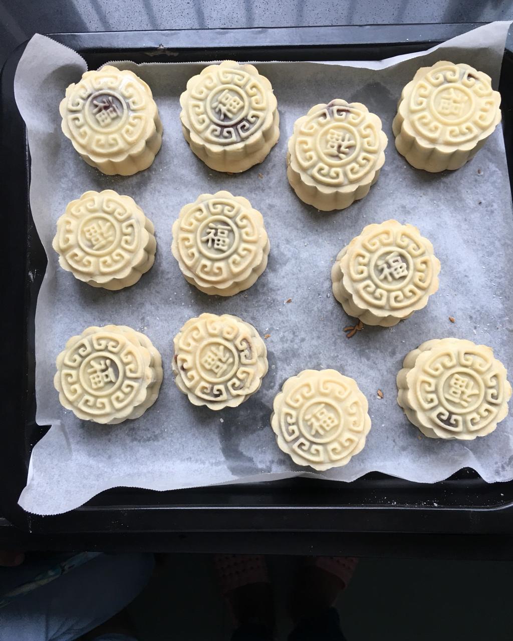 广式莲蓉(豆沙)蛋黄月饼(超详细步骤)