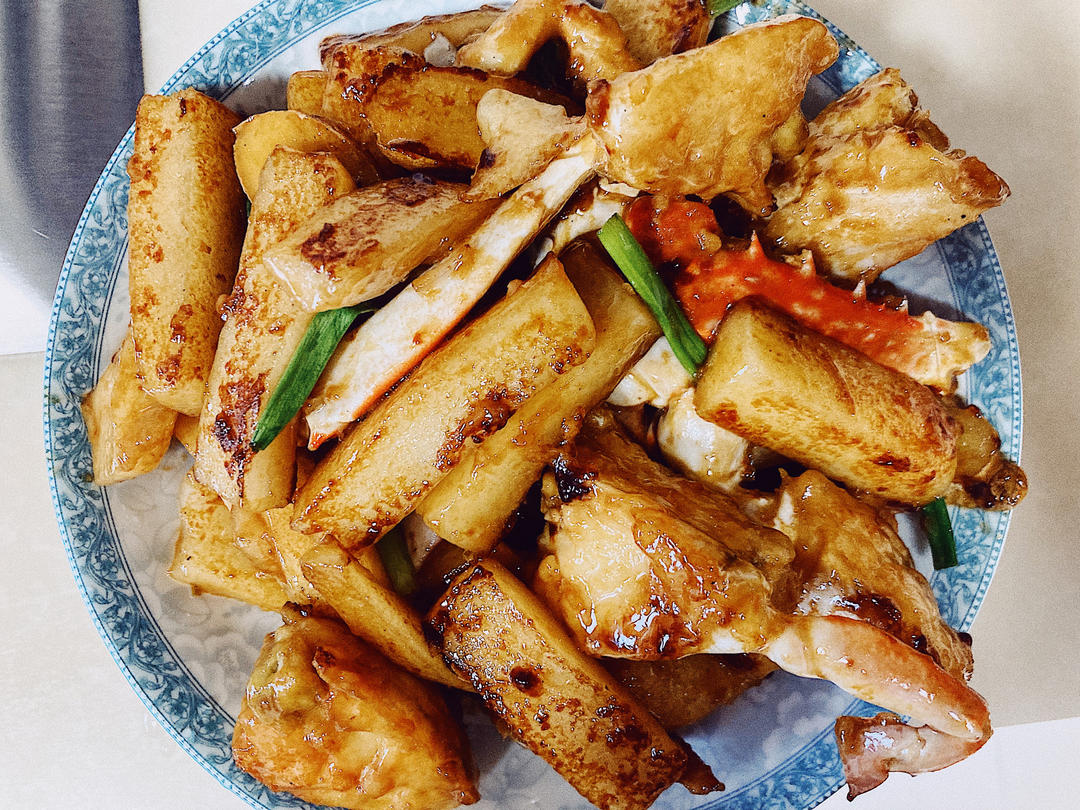 梭子蟹炒年糕～标准的江浙菜