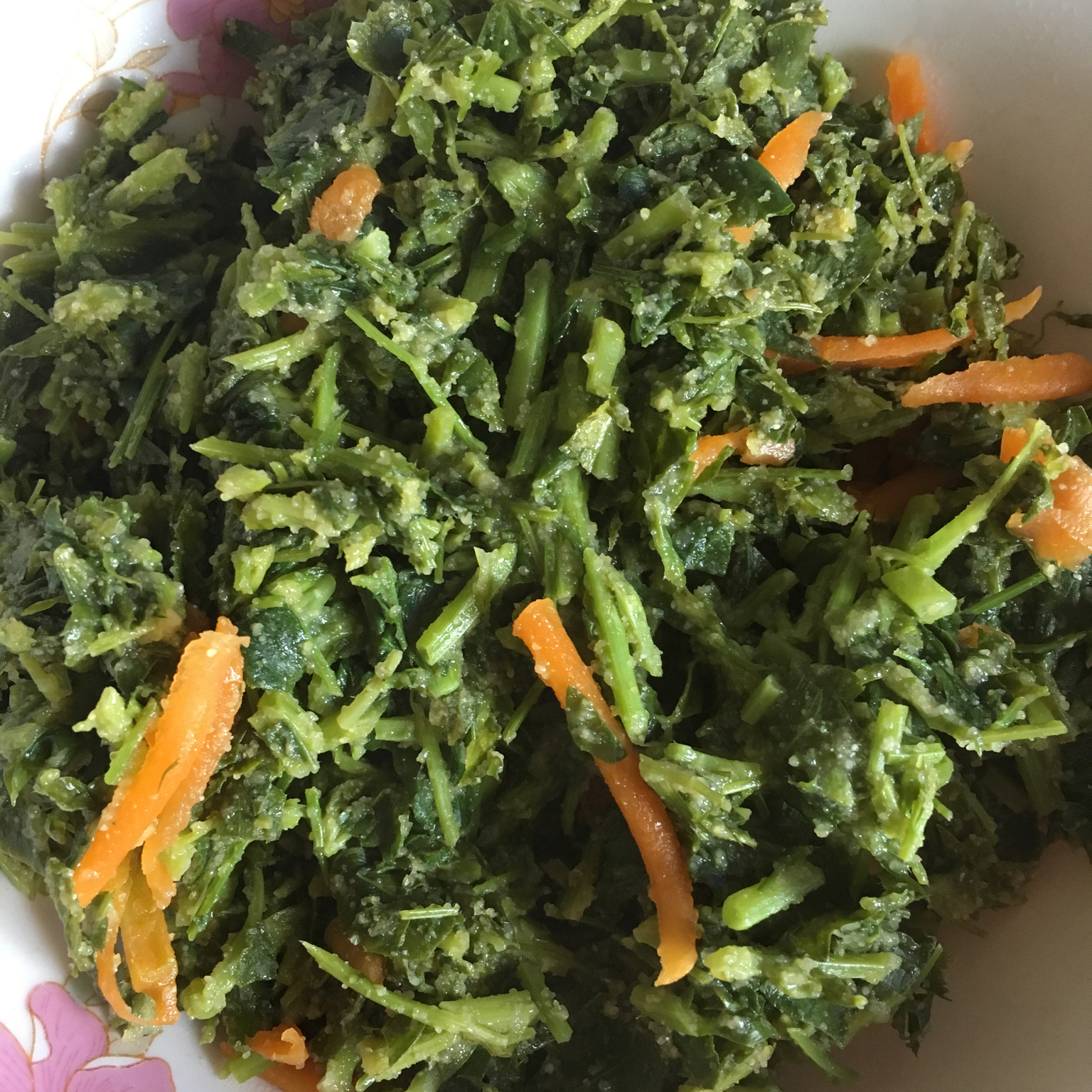 杂和面蒸苜蓿