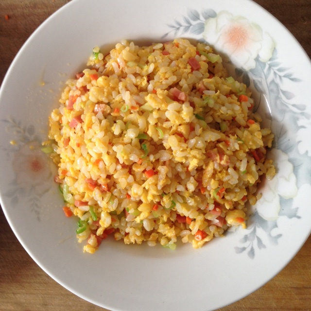 河东炊菜做的黄金火腿肠蛋炒饭