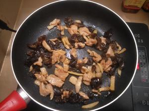 木耳/香干炒肉——小炒肉 家常菜的做法 步骤5