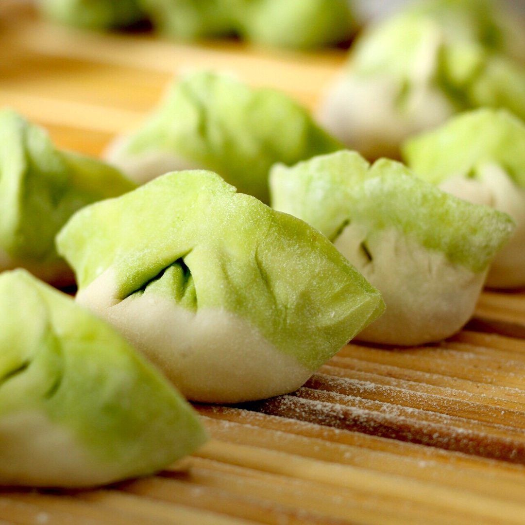 翡翠白玉白菜饺子详细版（附翡翠白玉白菜饺子包法，翡翠白玉饺子皮两种制法，面包机和面，翡翠白玉烧卖，各种馅料搭配）