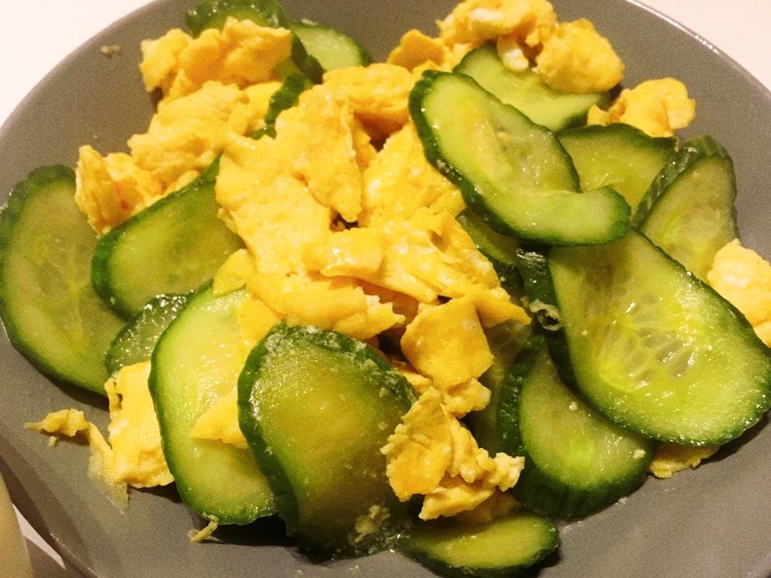 脆黄瓜炒鸡蛋～一菜登大堂