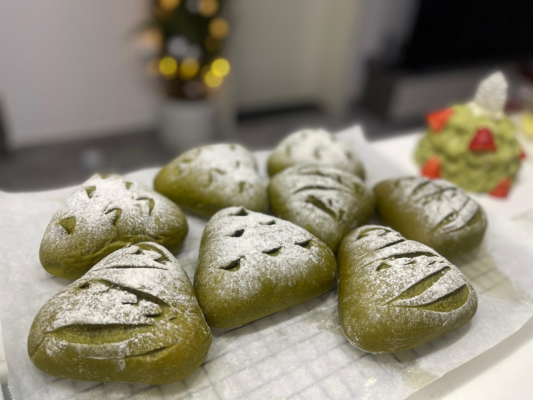 抹茶红豆软欧｜圣诞限定