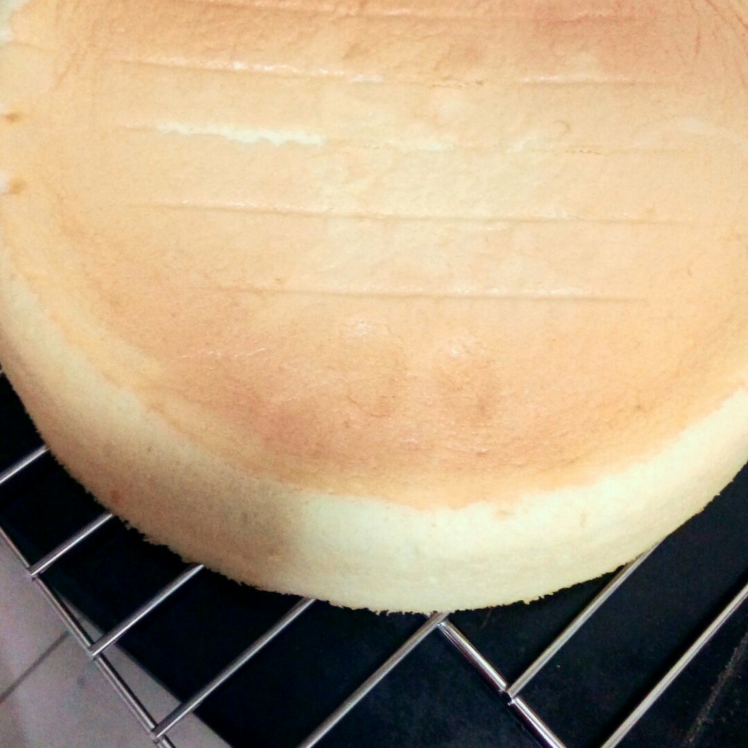 烤箱做蛋糕（戚风蛋糕的做法）