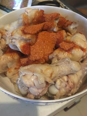 一个人烤箱晚餐——蜜汁烤鸡翅、蒜香馒头片、烤芦笋的做法 步骤2