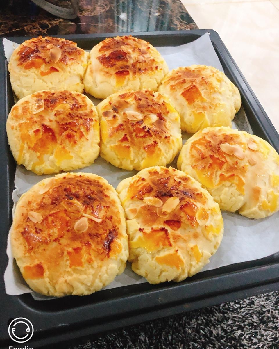 好吃到炸裂的港式菠萝包（附带制作酥皮的小视频）