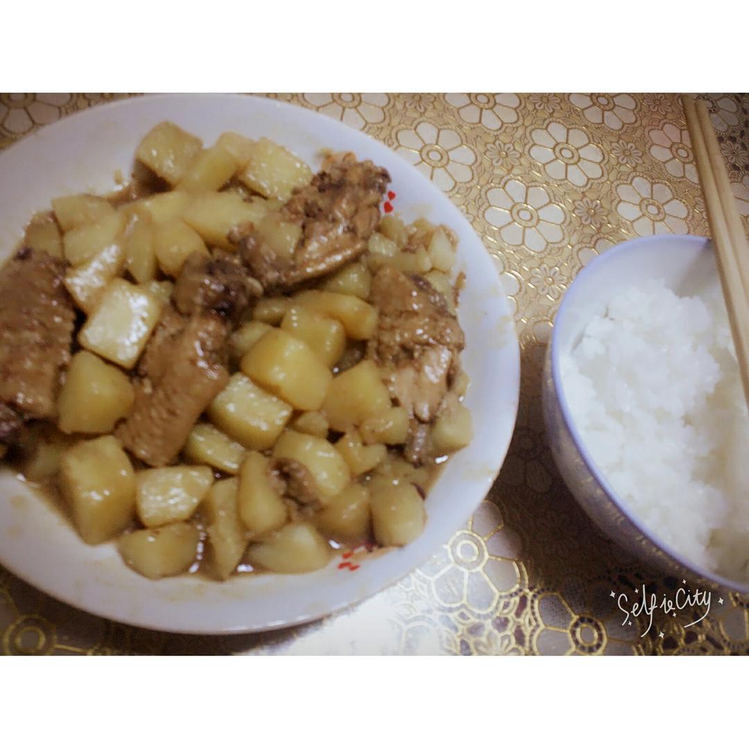 土豆炖鸡块