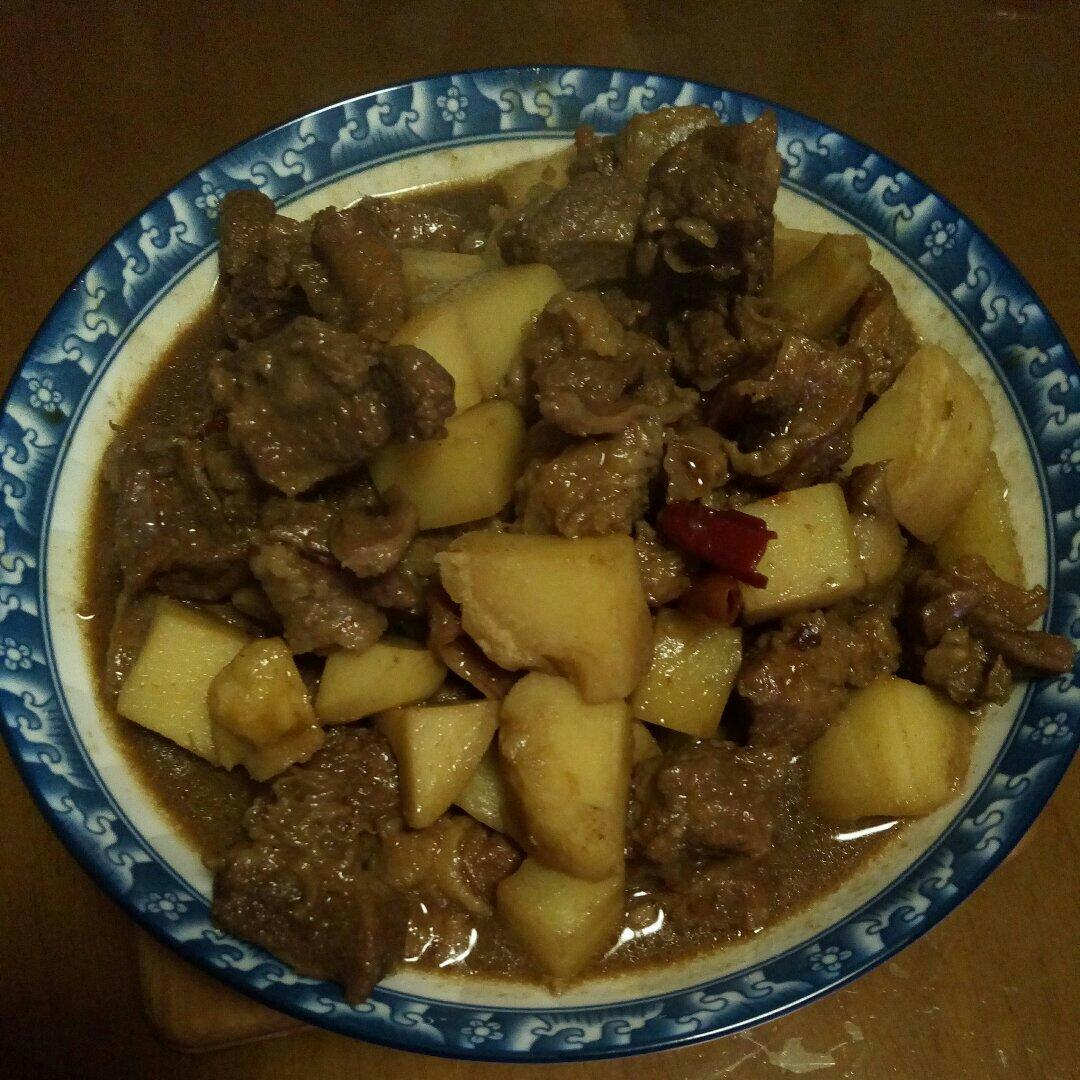 红烧土豆牛腩