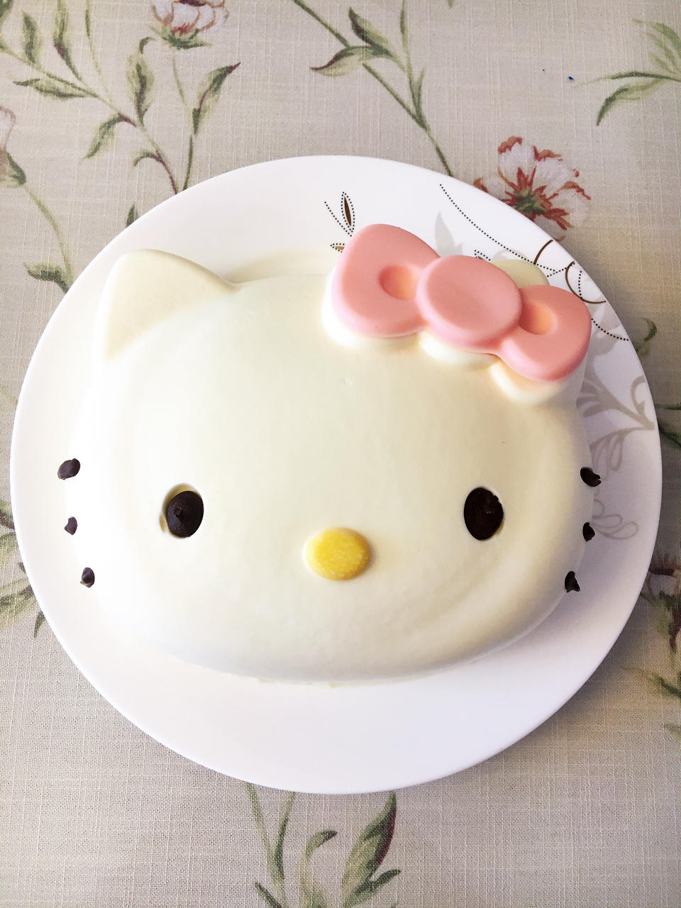《Tinrry+》超顺滑奶香浓郁的Kitty酸奶芝士慕斯蛋糕
