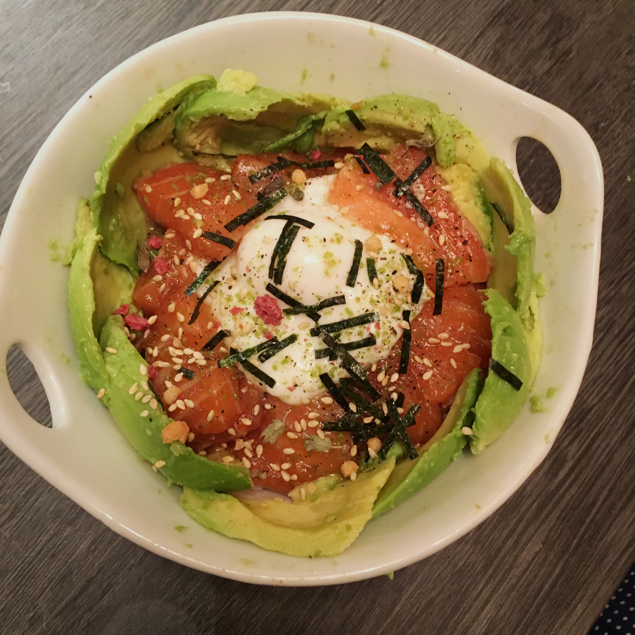 日式三文鱼温泉蛋盖饭