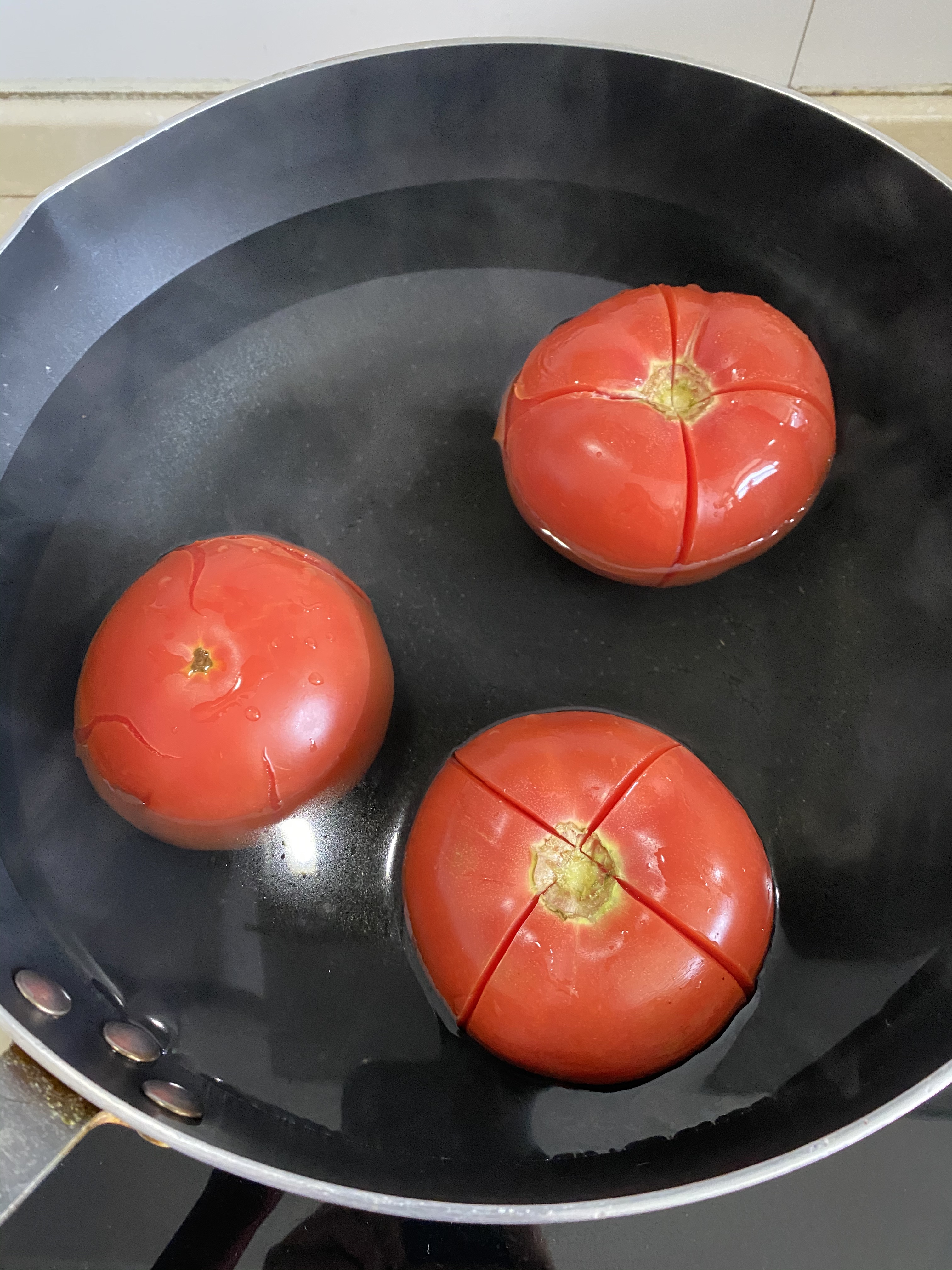 超简单番茄肥牛汤的做法 步骤2