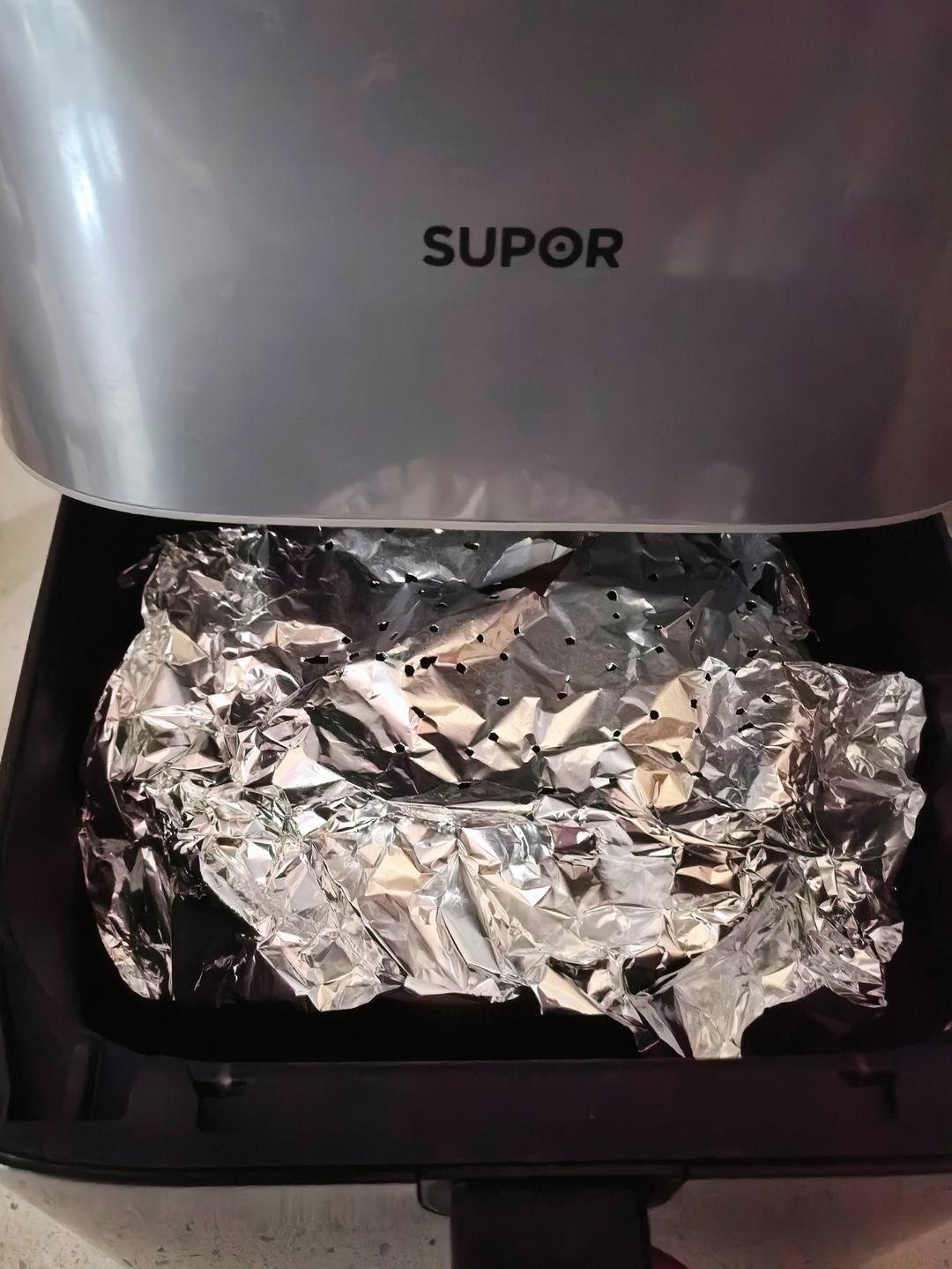 用剩的淡奶油做成戚风蛋糕，细腻绵软奶香浓郁，早餐下午茶都适合