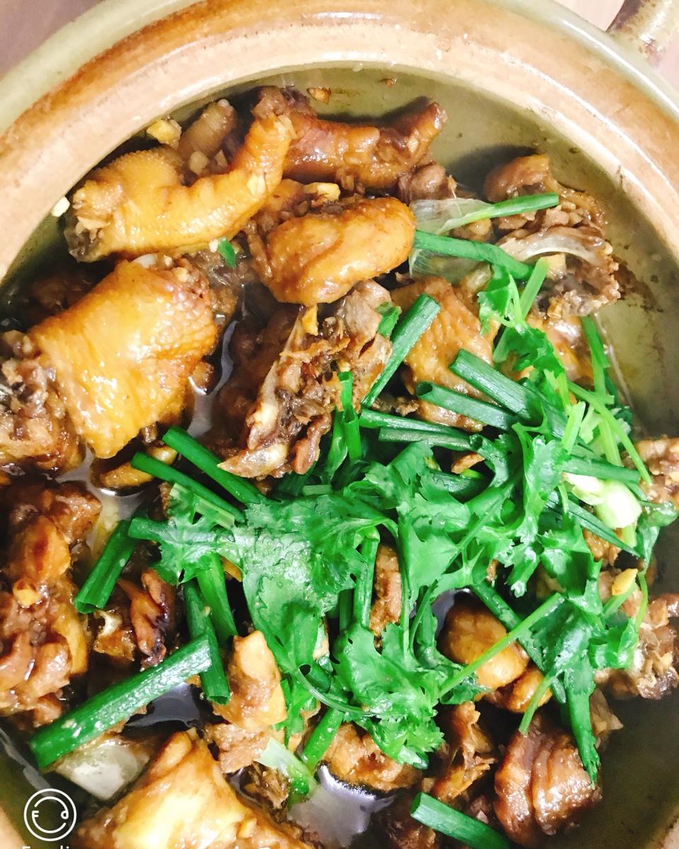 沙姜鸡煲