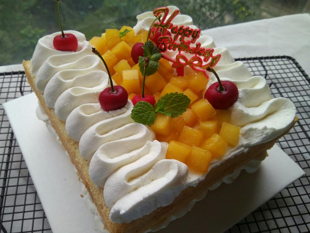 海阔天空-128做的方形水果夹层蛋糕