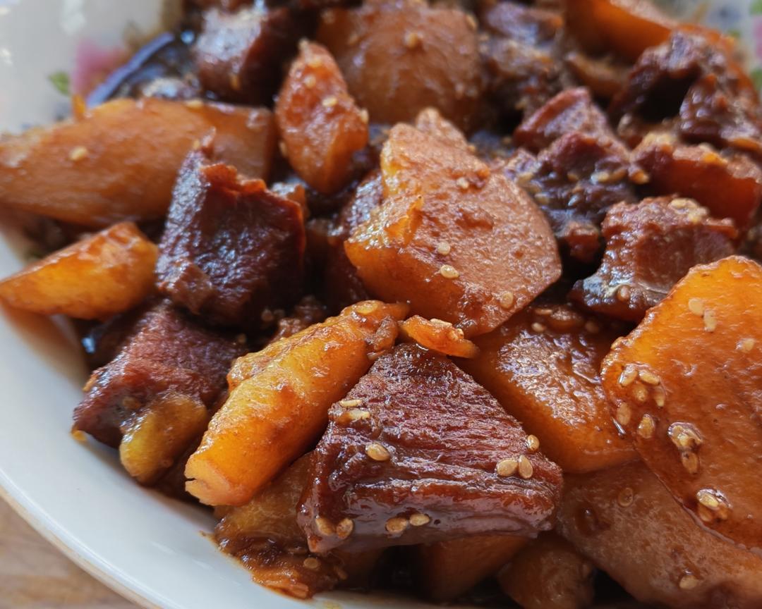 红烧肉炖土豆（丝毫不腻）