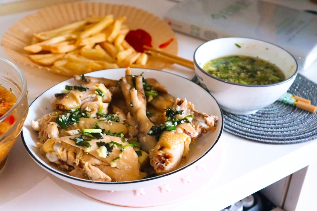 广东湛江特色美食——隔水蒸鸡 原汁原味 鸡滑肉嫩