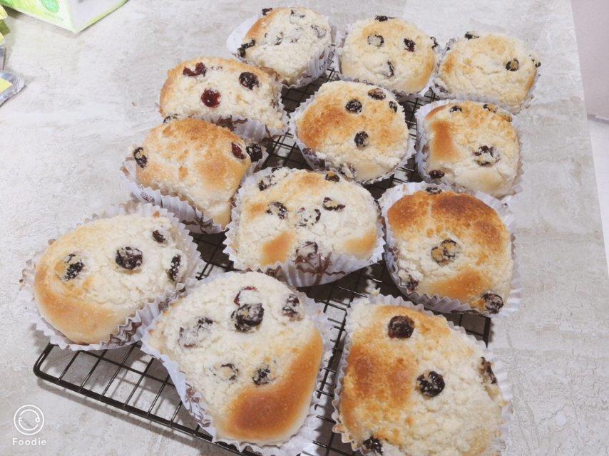 椰蓉蜜豆泡浆面包