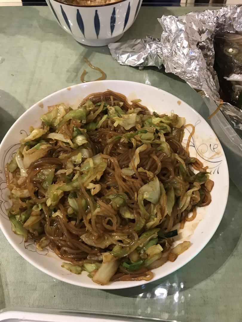 最近爱吃粉丝粉条～包菜炒粉丝