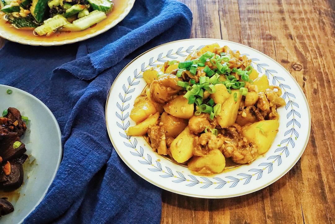 入口即化的土豆炖鸡腿