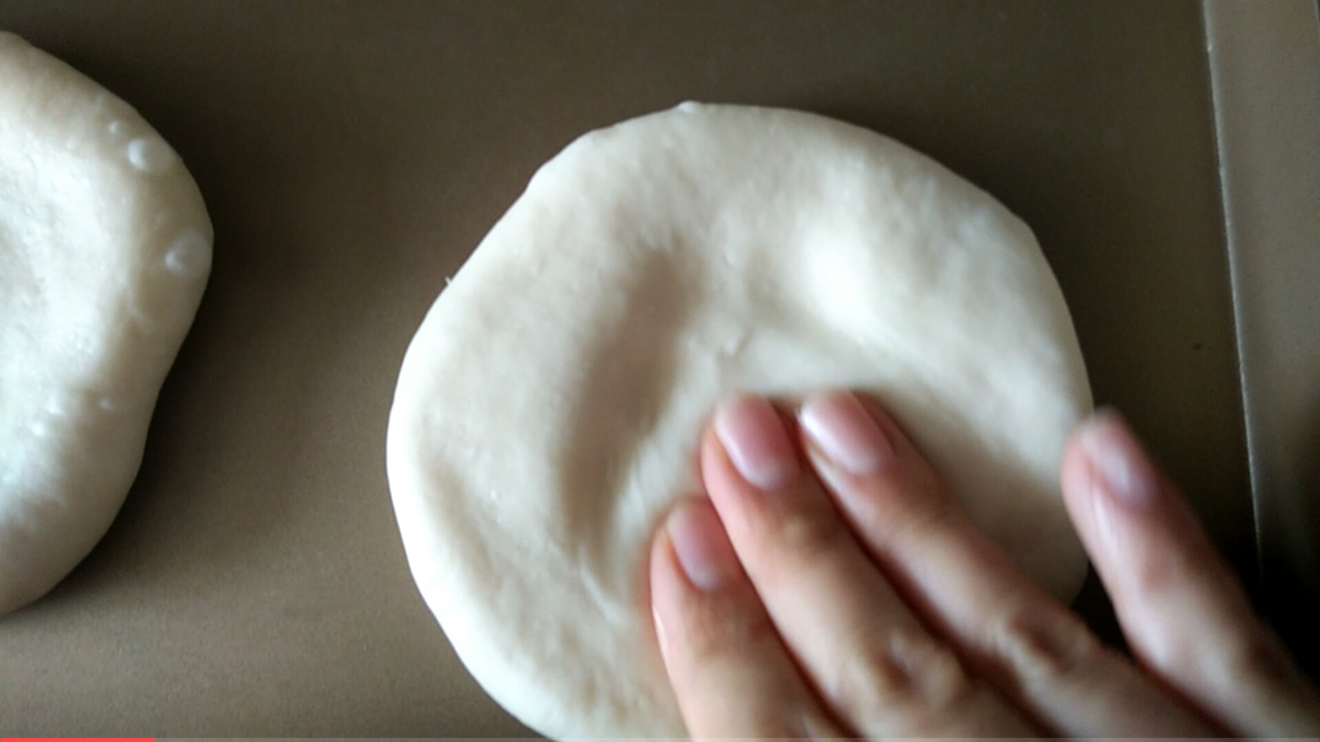 大润发同款玉米粒沙拉小面包（一次发酵，附手揉快速出膜方法）的做法 步骤20