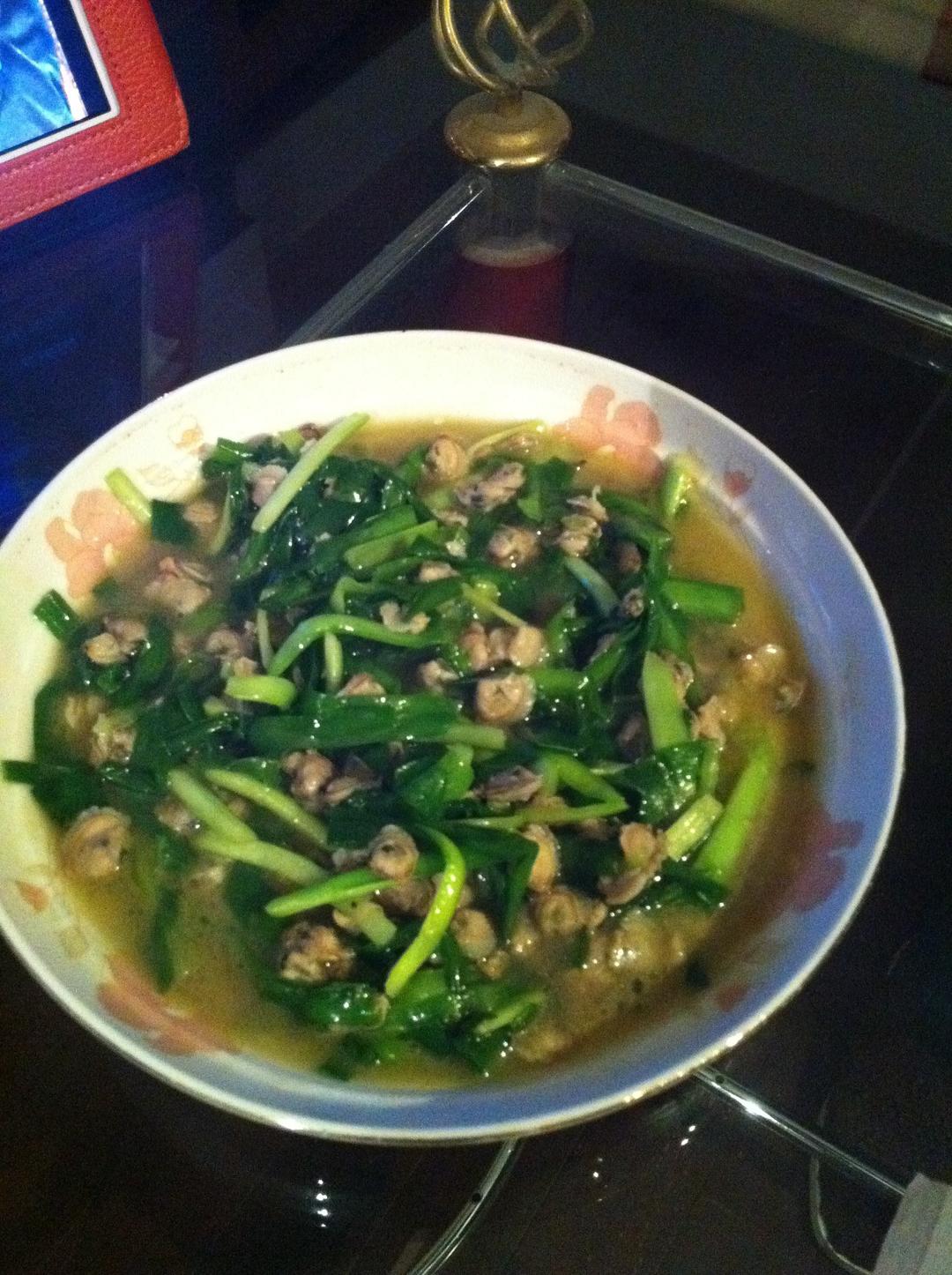 韭菜炒小岘肉的做法