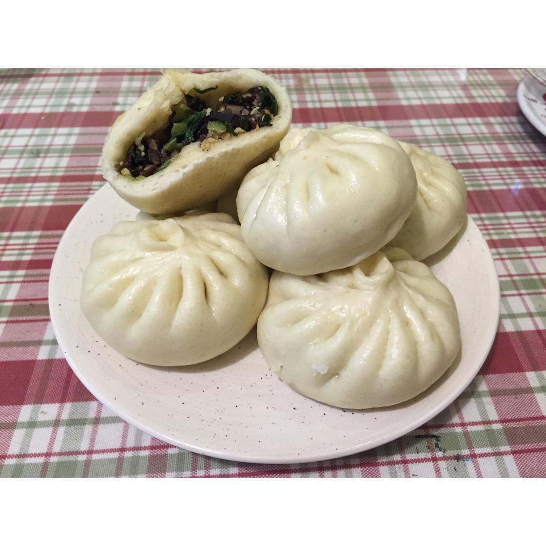 冬笋香菇菜包