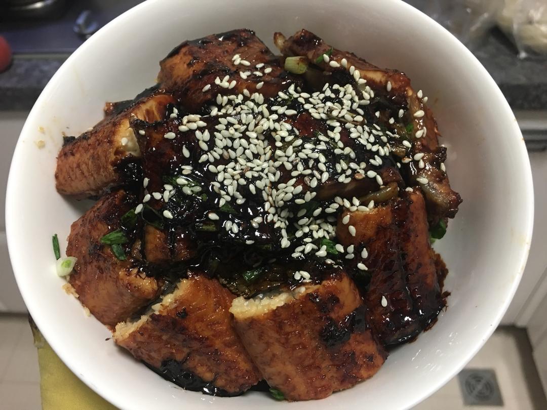 蒲烧鳗鱼饭