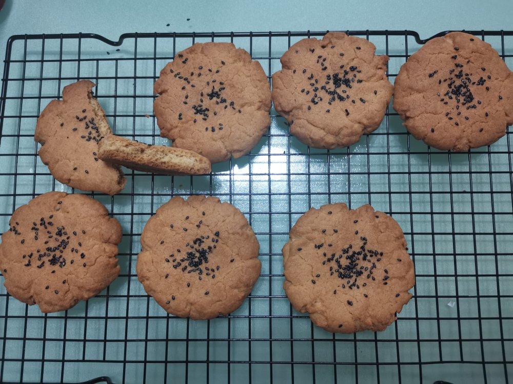 轻轻一按就碎掉的原味桃酥（不输猪油版）