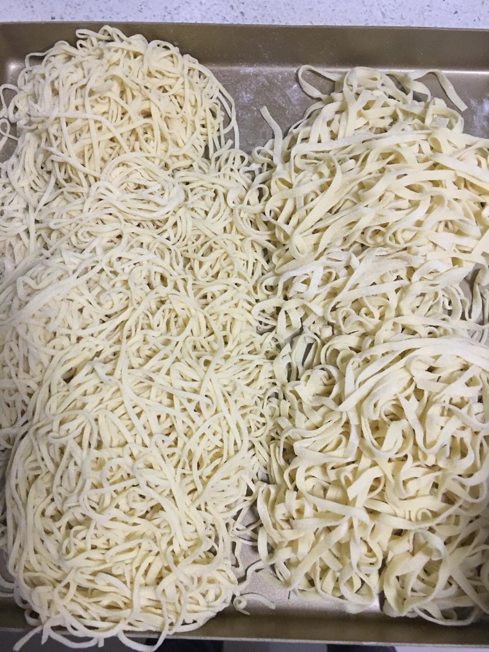 [视频]面条机自制面条