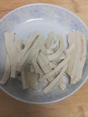 羊头肉炖豆腐条的做法 步骤3