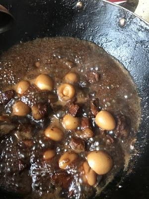 红烧肉炖鹌鹑蛋的做法 步骤7