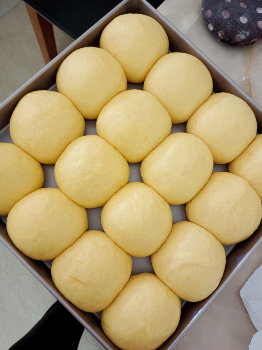 南瓜奶油小餐包（一次发酵）