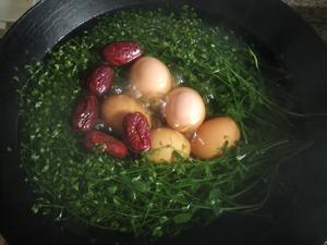 荠菜花煮鸡蛋的做法 步骤1