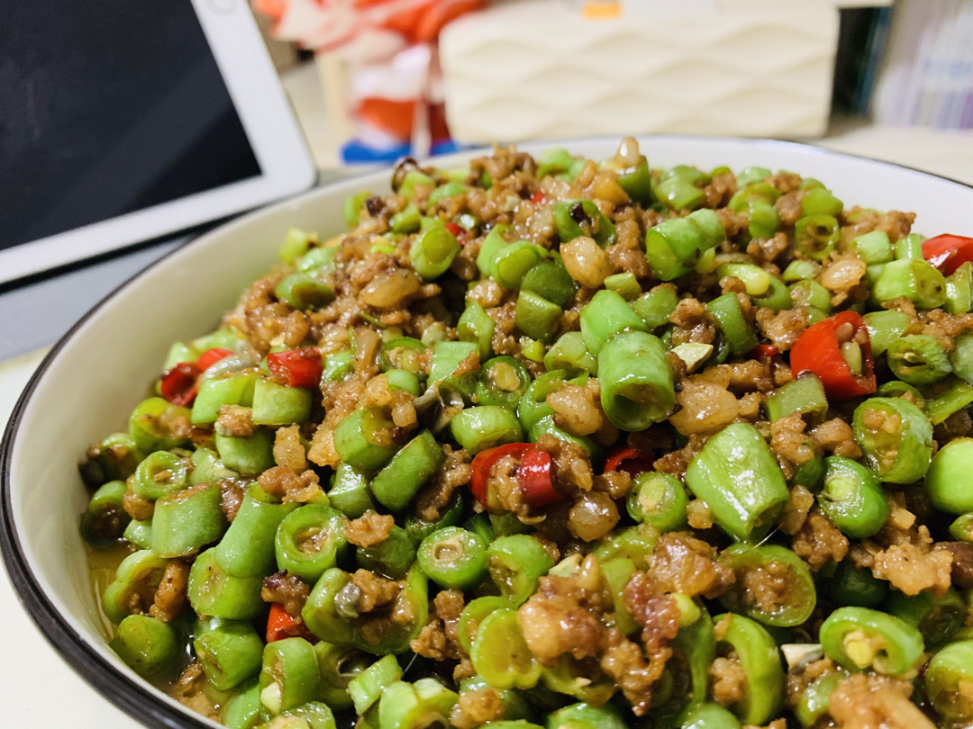 肉沫豆角下饭菜