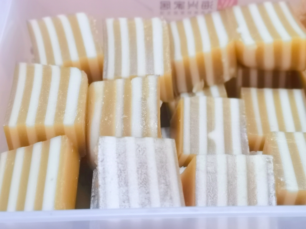 百香果椰汁千层马蹄糕，广东人的最爱，配方比例详细介绍。新手也能一次成功