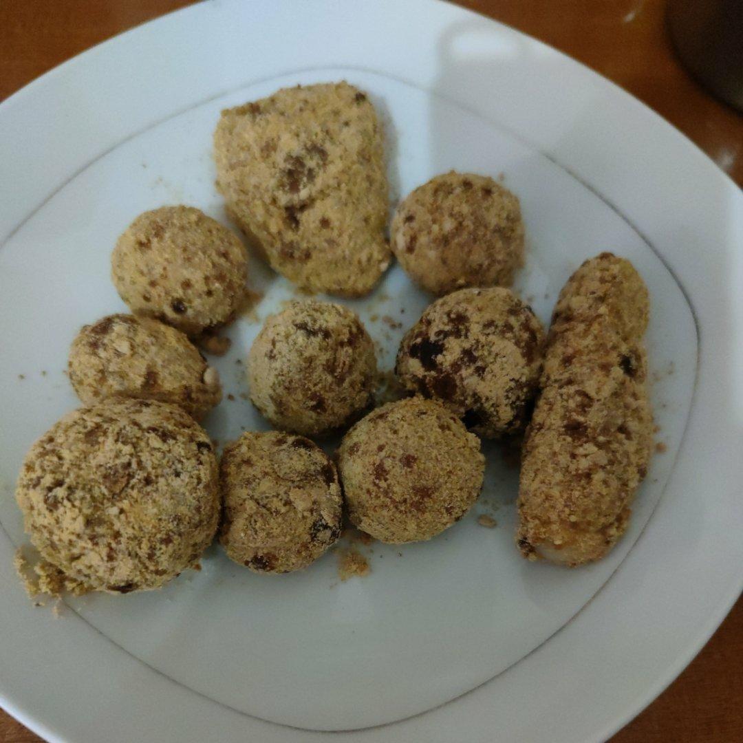 黄豆粉滚汤圆(伪驴打滚)